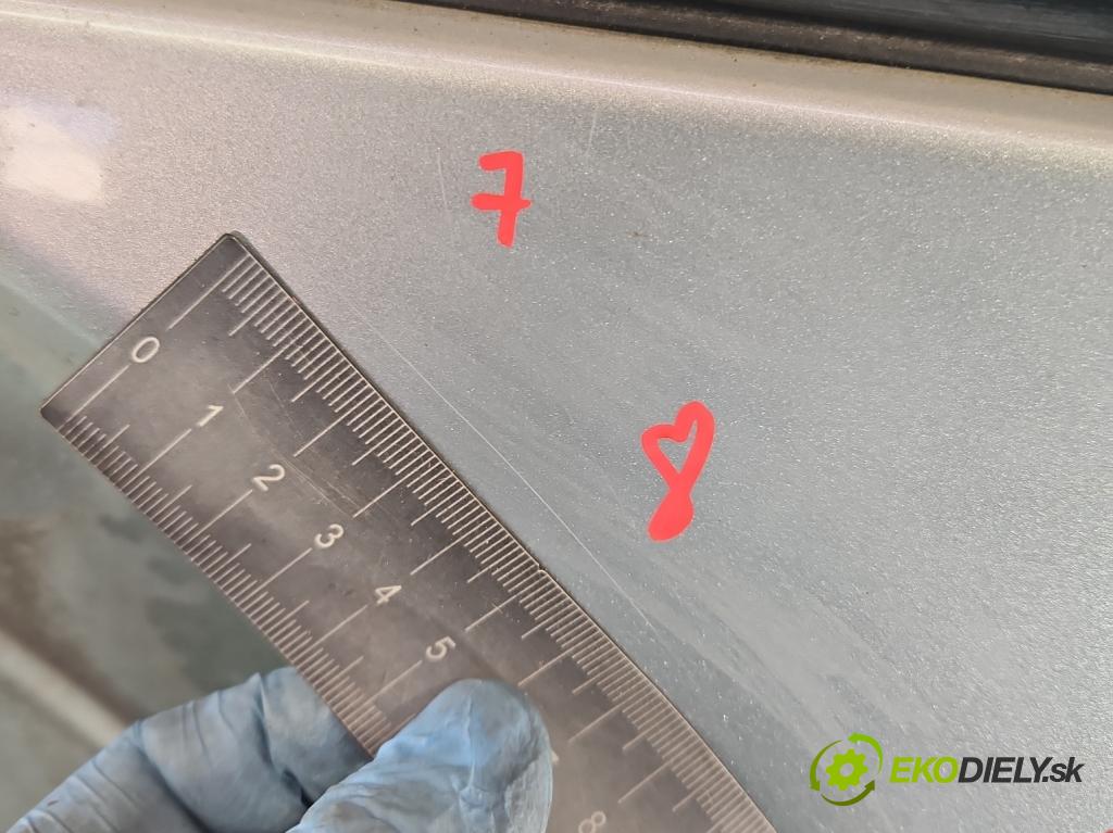 Toyota Rav4 II 2000-2005 2.0 d4d 116 hp manual 85 kW 1995 cm3 5- zadní kufrové dveře  (Zadní kapoty)