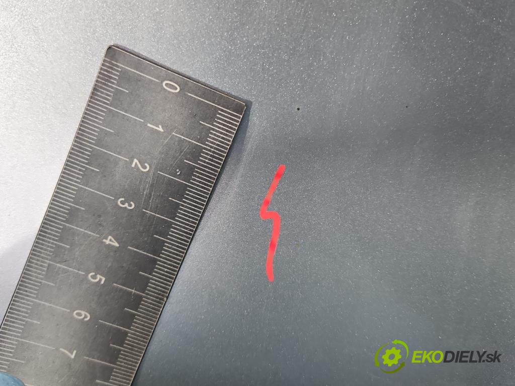 Toyota Rav4 II 2000-2005 2.0 d4d 116 hp manual 85 kW 1995 cm3 5- zadní kufrové dveře  (Zadní kapoty)