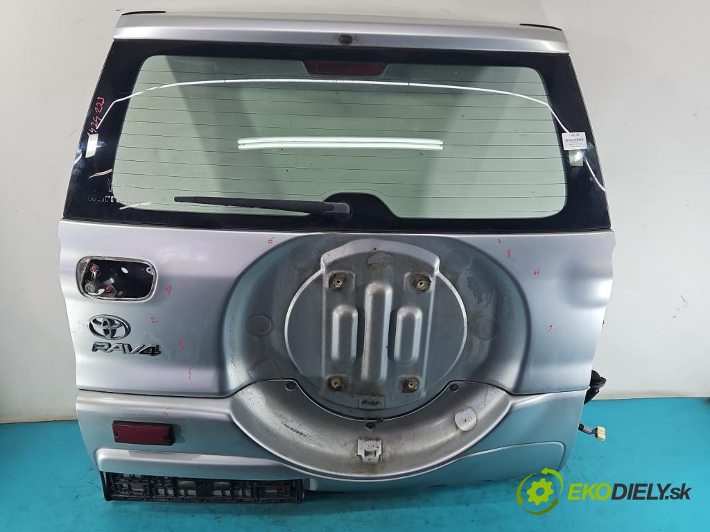 Toyota Rav4 II 2000-2005 2.0 d4d 116 hp manual 85 kW 1995 cm3 5- zadní kufrové dveře  (Zadní kapoty)