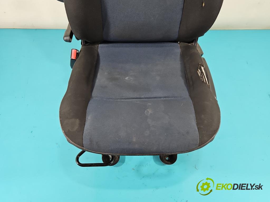 Renault Master III 2010-2019 2.3 dci 110 HP manual 81 kW 2299 cm3 5- Sedačka ľavý  (Sedačky, sedadlá)