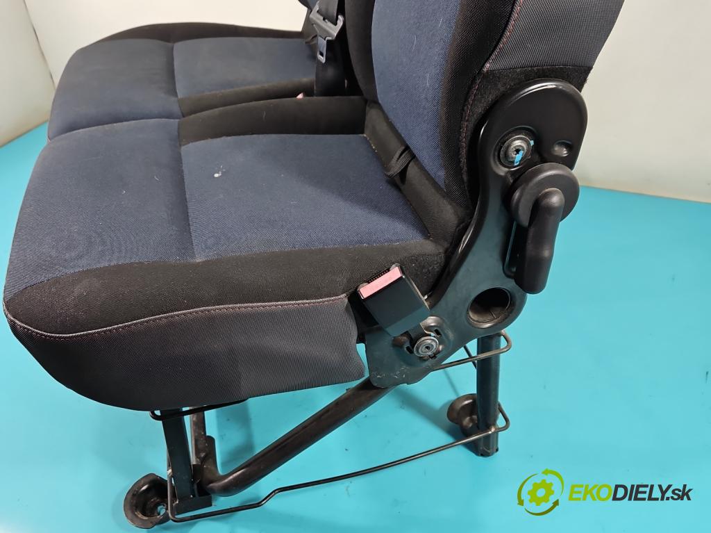 Renault Master III 2010-2019 2.3 dci 110 HP manual 81 kW 2299 cm3 5- Sedačka pravý  (Sedačky, sedadlá)