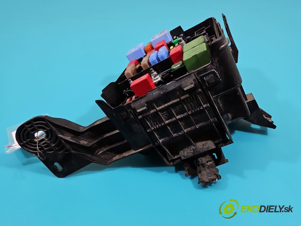 Citroen C-Elysee II 2012- 1.6 16V 116 hp manual 85 kW 1599 cm3 5- skříňka pojistková  (Pojistkové skříňky)