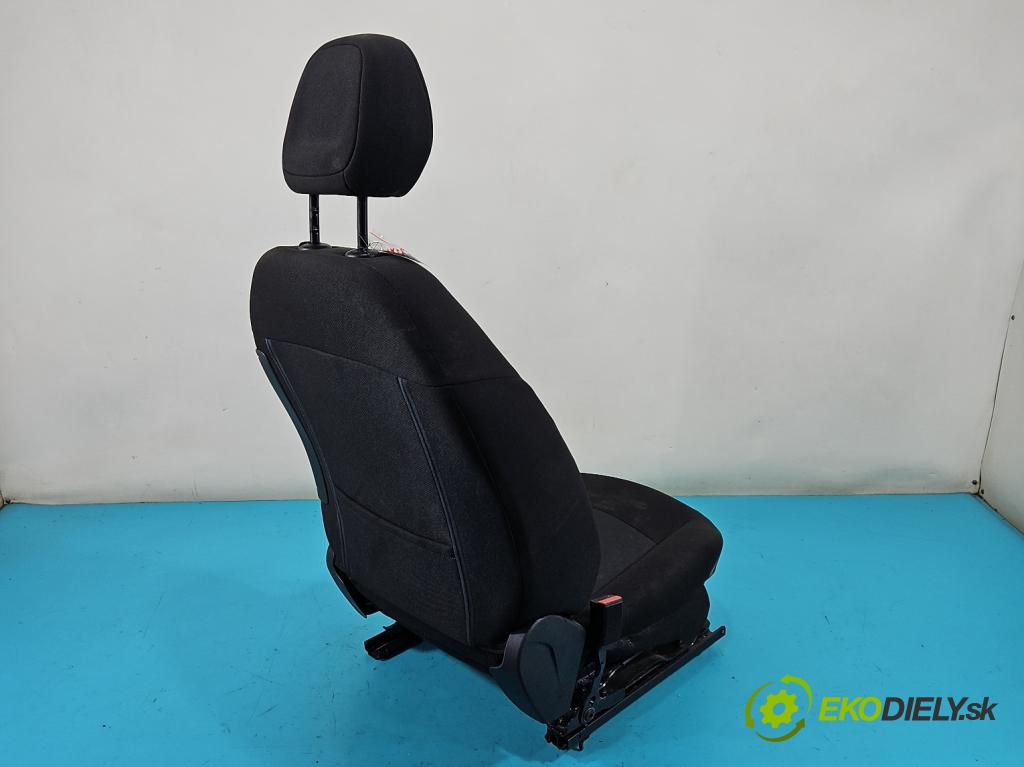 Citroen C-Elysee II 2012- 1.6 16V 116 HP manual 85 kW 1599 cm3 5- Sedačka ľavý  (Sedačky, sedadlá)