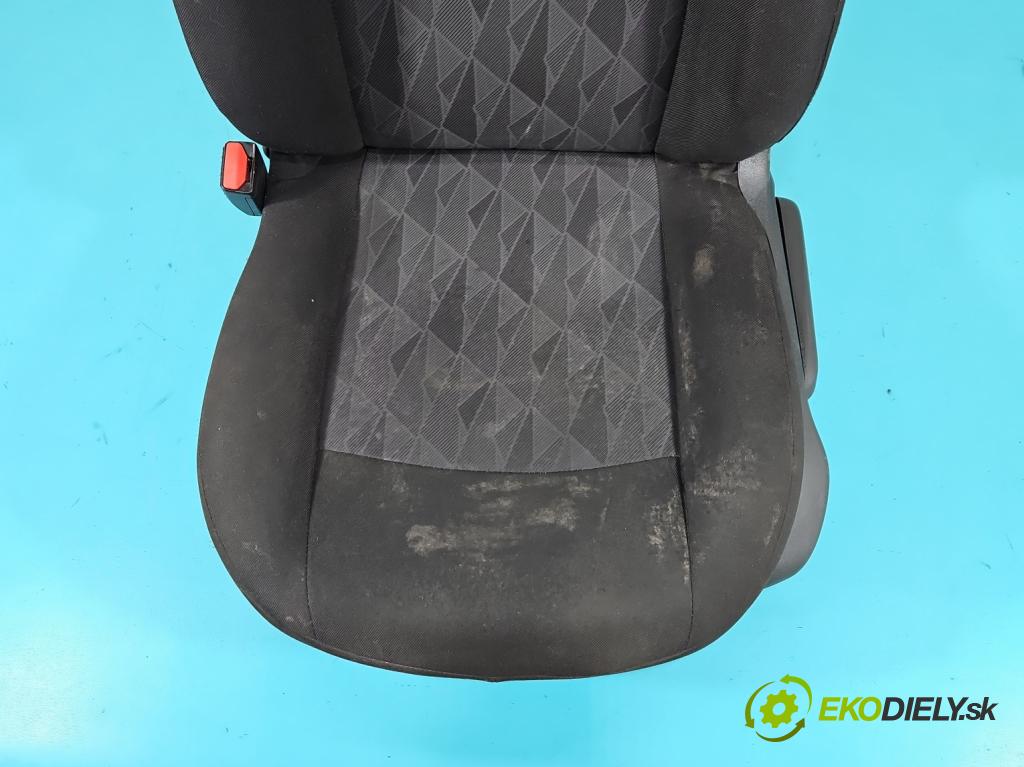 Citroen C-Elysee II 2012- 1.6 16V 116 HP manual 85 kW 1599 cm3 5- Sedačka ľavý  (Sedačky, sedadlá)