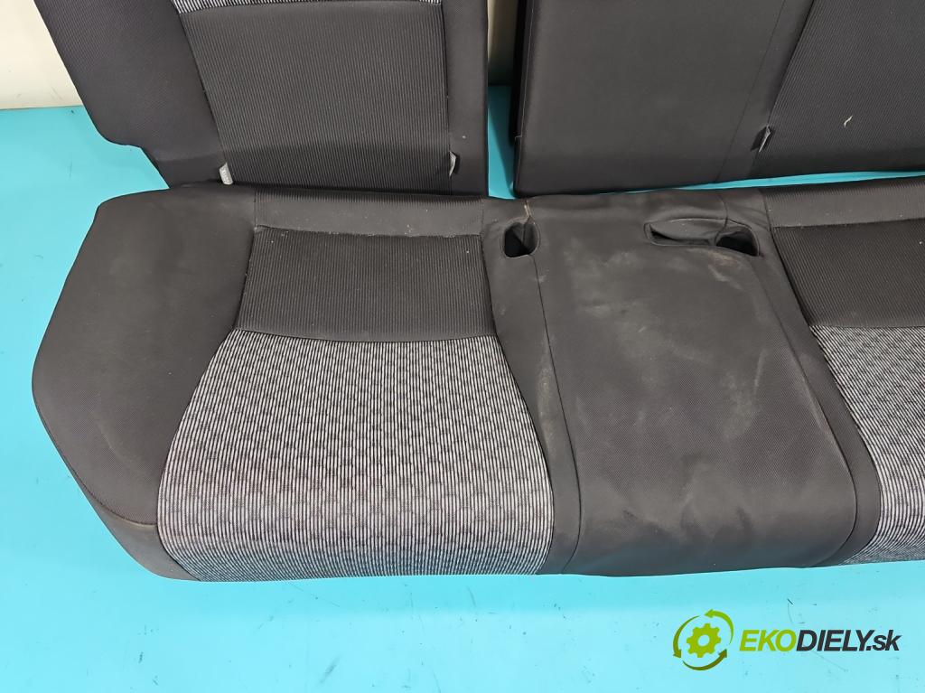 Toyota Yaris III 2011-2020 1.0 VVT-i: 69KM manual 51 kW 998 cm3 3- Pohovka: zadné  (Sedačky, sedadlá)