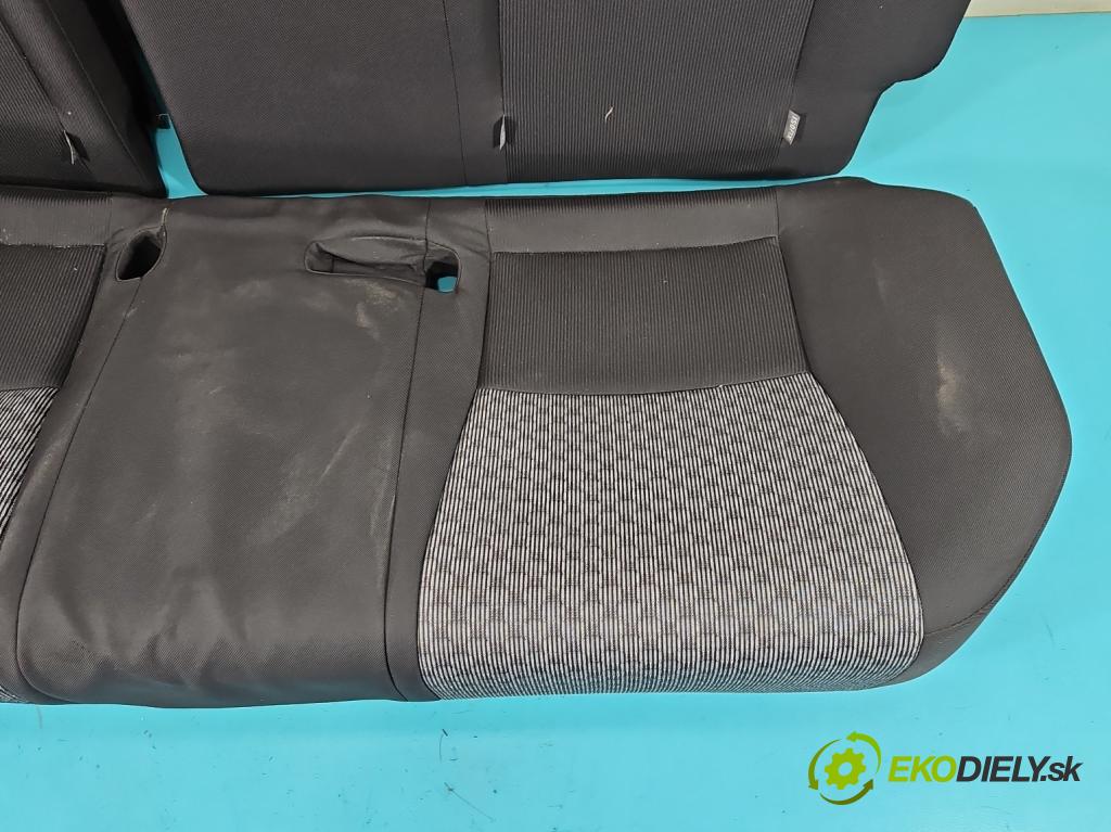 Toyota Yaris III 2011-2020 1.0 VVT-i: 69KM manual 51 kW 998 cm3 3- Pohovka: zadné  (Sedačky, sedadlá)