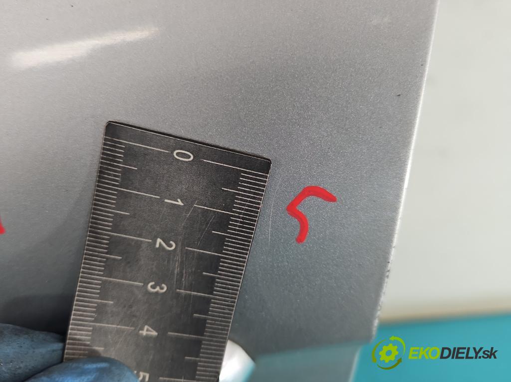 Alfa romeo 147 1.6 16V 105 HP manual 77 kW 1598 cm3 5- dvere predné ľavé  (Kľučka dverí ostatné)