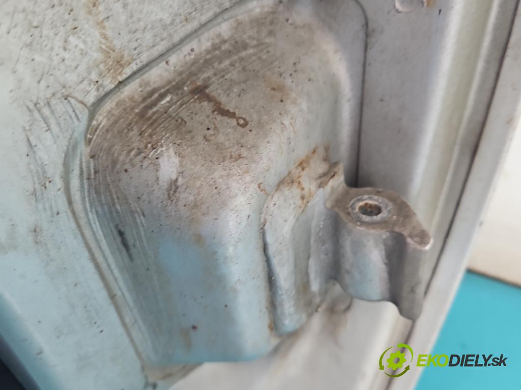 Alfa romeo 147 1.6 16V 105 HP manual 77 kW 1598 cm3 5- dvere predné ľavé  (Kľučka dverí ostatné)