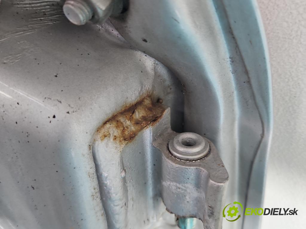 Alfa romeo 147 1.6 16V 105 HP manual 77 kW 1598 cm3 5- dvere predné ľavé  (Kľučka dverí ostatné)