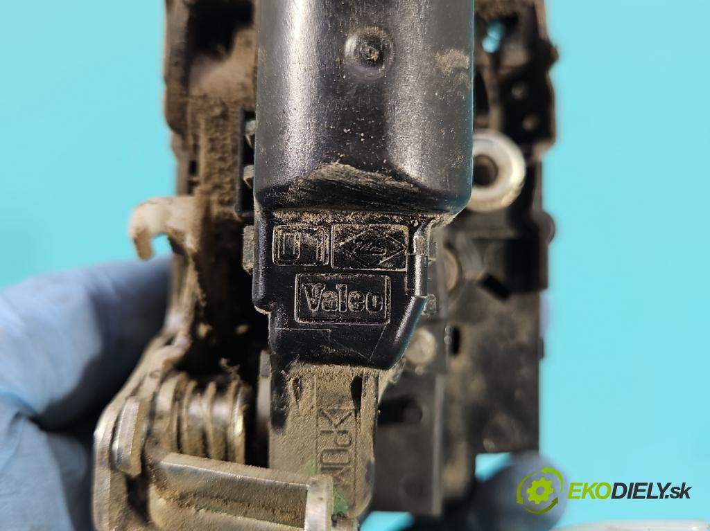 Iveco Daily IV 2006-2014 2.3 HPI 106 hp manual 78 kW 2287 cm3 5- zámek zadní pravý