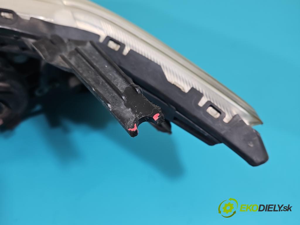 Mazda 5  2005-2010 2.3 16v 158 HP automatic 116 kW 2261 cm3 5- Reflektor: pravý  (Pravé)