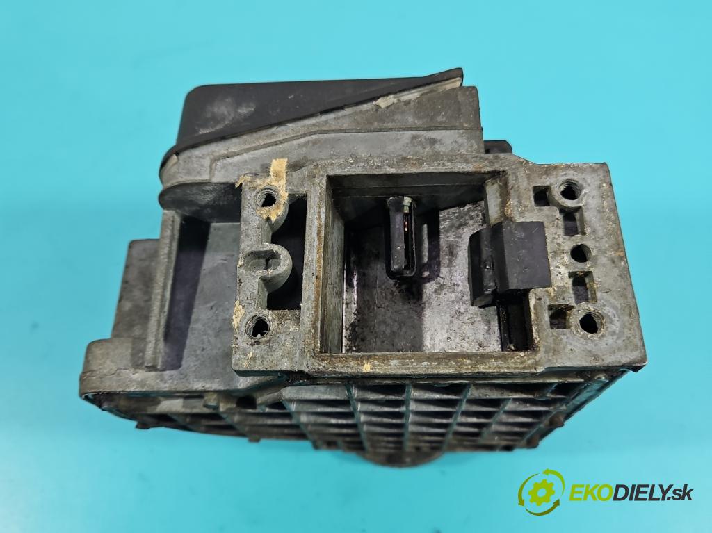 Vw Passat B4 1993-1997 2.0 8V 116 HP manual 85 kW 1984 cm3 5- průtokoměr: 037906301B (Váhy vzduchu)