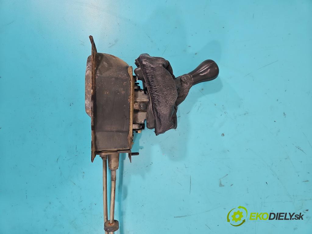 Vw Passat B4 1993-1997 2.0 8V 116 HP manual 85 kW 1984 cm3 5- Páka: Změny: stupeň,rýchlosť  (Rýchlostná páka (kulisa))