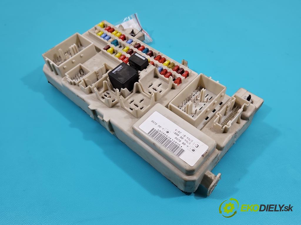 Ford C-Max I 2003-2010 1.8 16v 125 hp manual 92 kW 1798 cm3 5- skříňka pojistková 4M5T-14A073-CJ (Pojistkové skříňky)