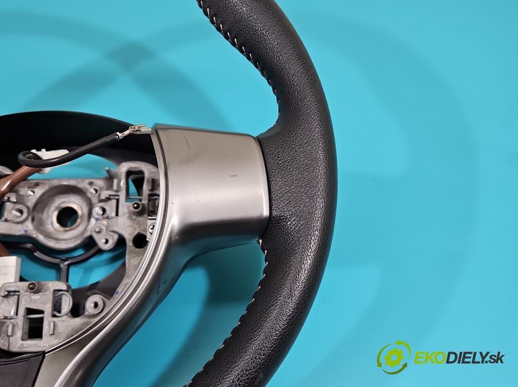 Toyota Yaris III 2011-2020 1.0 VVT-i: 69KM manual 51 kW 998 cm3 3- volant  (Volanty)