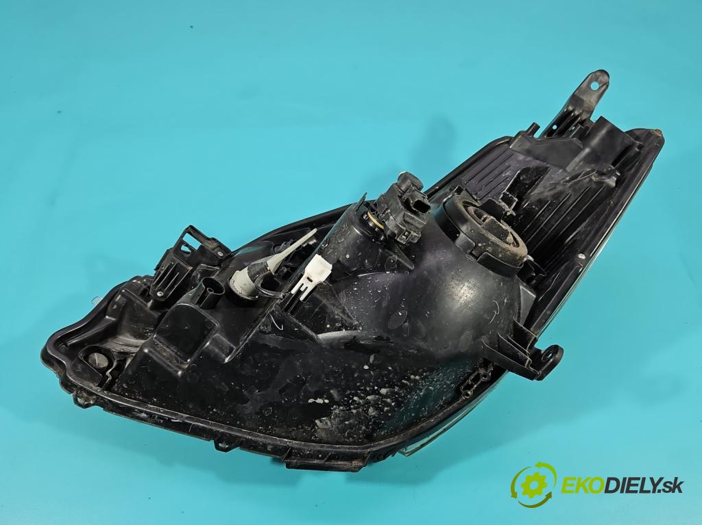 Toyota Yaris III 2011-2020 1.0 VVT-i: 69KM manual 51 kW 998 cm3 3- Reflektor: pravý  (Pravé)