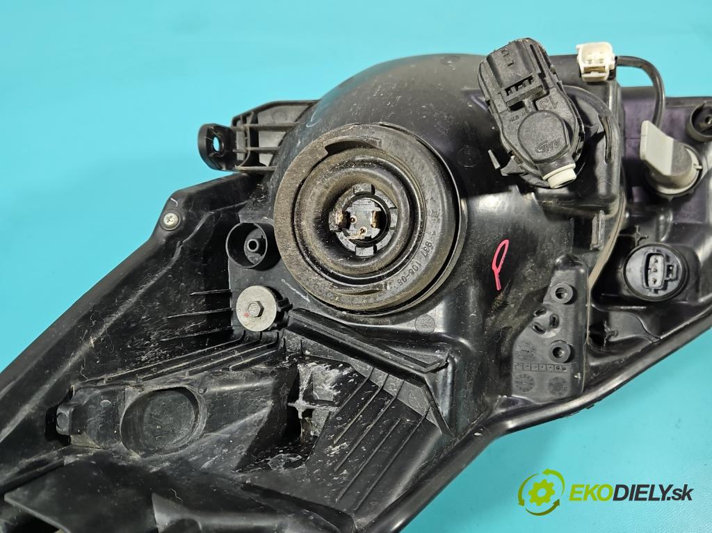 Toyota Yaris III 2011-2020 1.0 VVT-i: 69KM manual 51 kW 998 cm3 3- Reflektor: pravý  (Pravé)