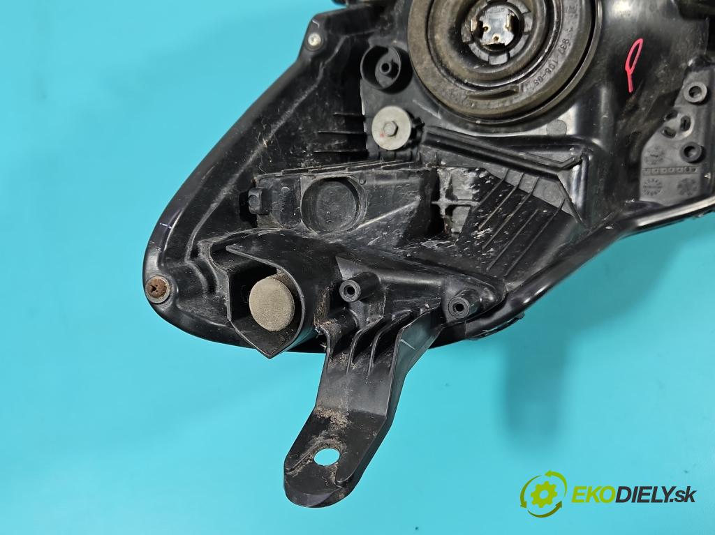 Toyota Yaris III 2011-2020 1.0 VVT-i: 69KM manual 51 kW 998 cm3 3- Reflektor: pravý  (Pravé)