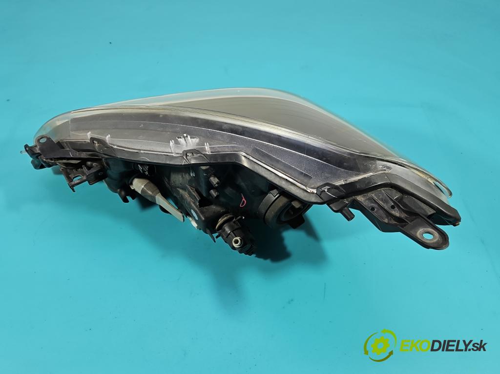 Toyota Yaris III 2011-2020 1.0 VVT-i: 69KM manual 51 kW 998 cm3 3- Reflektor: pravý  (Pravé)