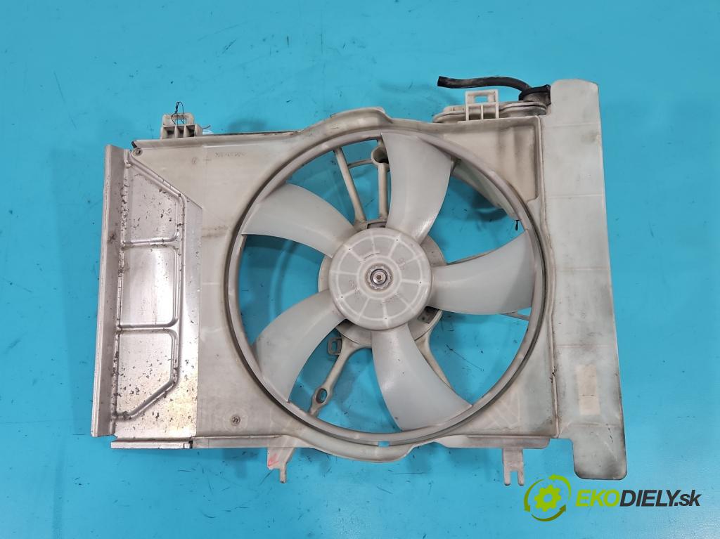 Toyota Yaris III 2011-2020 1.0 VVT-i: 69KM manual 51 kW 998 cm3 3- Ventilátor chladiča MF422750-4972