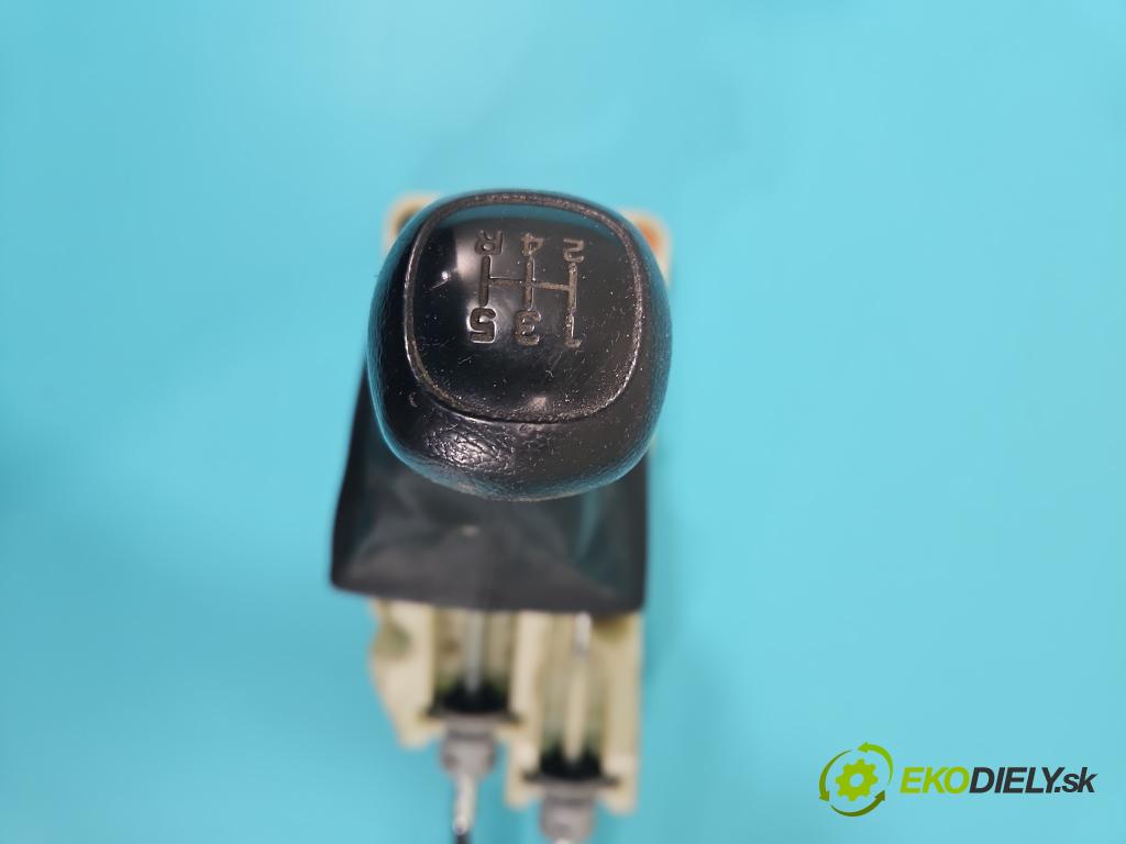 Hyundai i20 II 2014 -2020 1.2 16V (G4LA) 84KM manual 61,8 kW 1248 cm3 5- Páka: Změny: stupeň,rýchlosť  (Rýchlostná páka (kulisa))