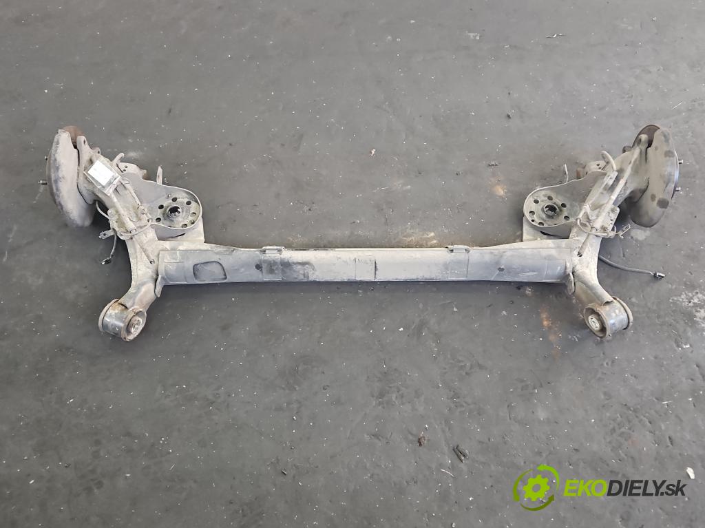 Hyundai i20 II 2014 -2020 1.2 16V (G4LA) 84KM manual 61,8 kW 1248 cm3 5- zadní výztuha  (Výztuhy zadní)