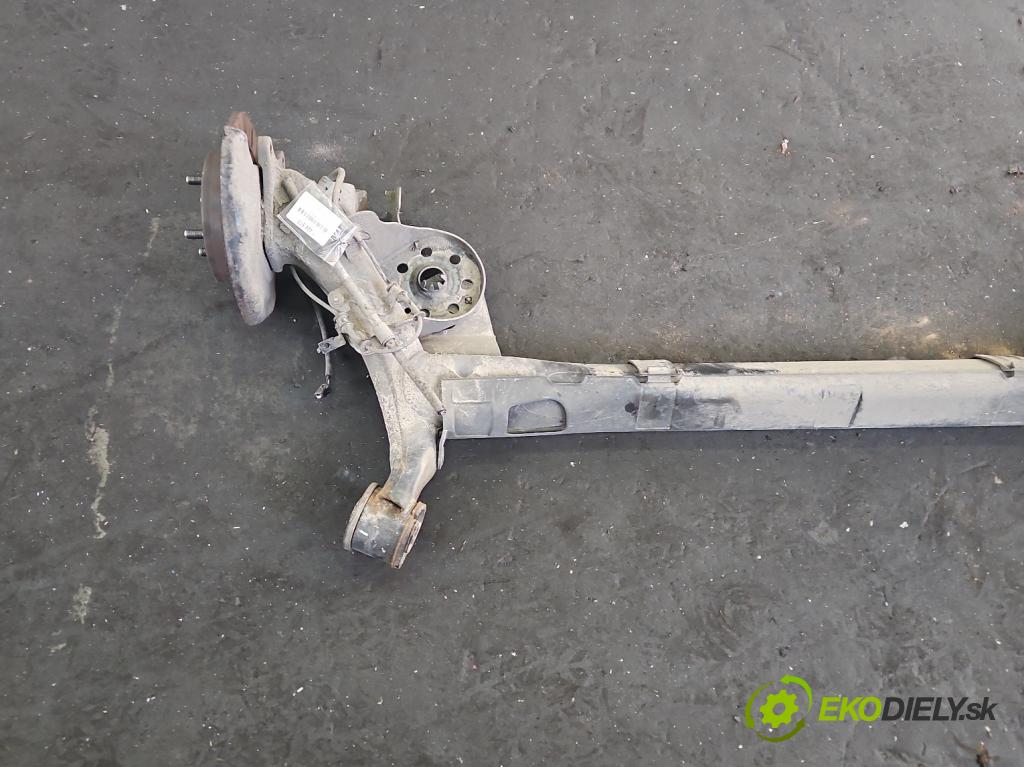 Hyundai i20 II 2014 -2020 1.2 16V (G4LA) 84KM manual 61,8 kW 1248 cm3 5- zadní výztuha  (Výztuhy zadní)