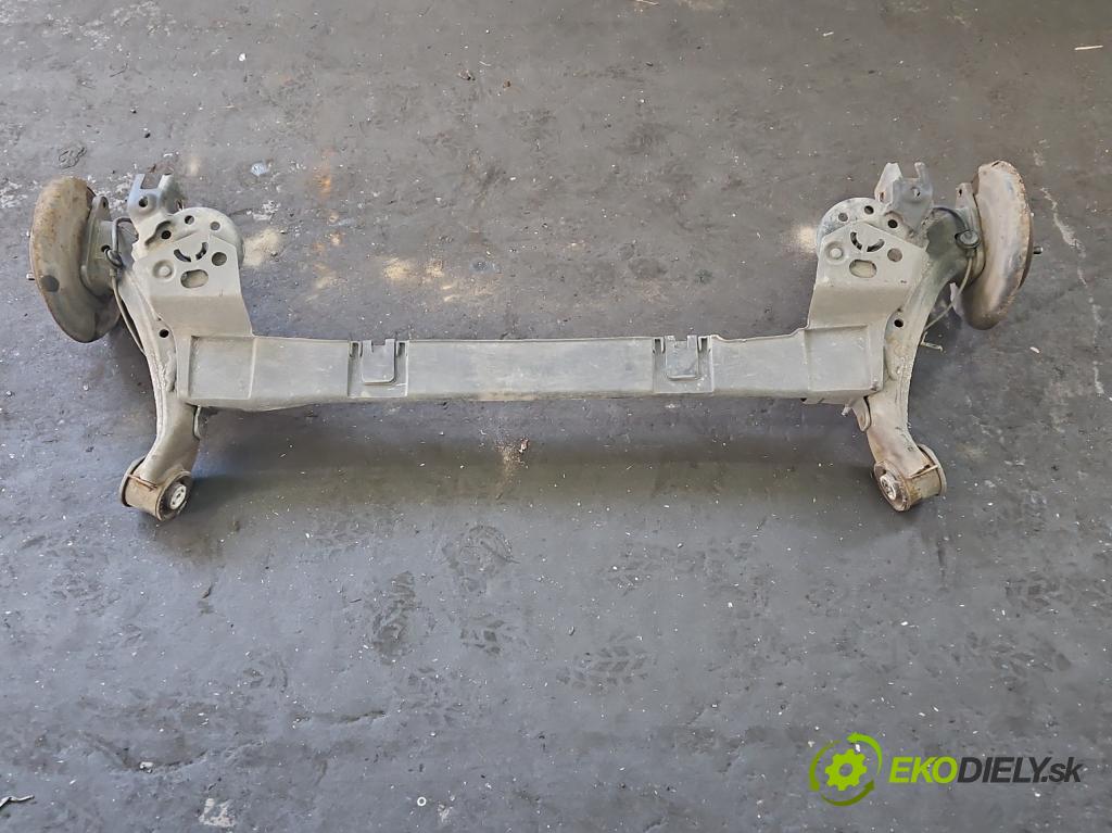 Hyundai i20 II 2014 -2020 1.2 16V (G4LA) 84KM manual 61,8 kW 1248 cm3 5- zadní výztuha  (Výztuhy zadní)