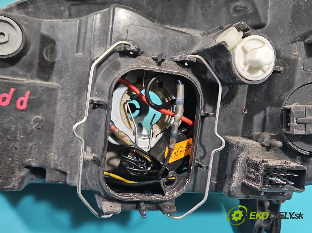 Toyota Corolla E12 2001-2009 1.4 D4D 90 HP manual 66 kW 1364 cm3 5- Reflektor: pravý  (Pravé)