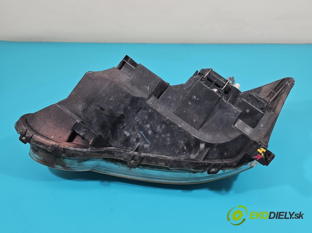 Toyota Corolla E12 2001-2009 1.4 D4D 90 HP manual 66 kW 1364 cm3 5- Reflektor: pravý  (Pravé)