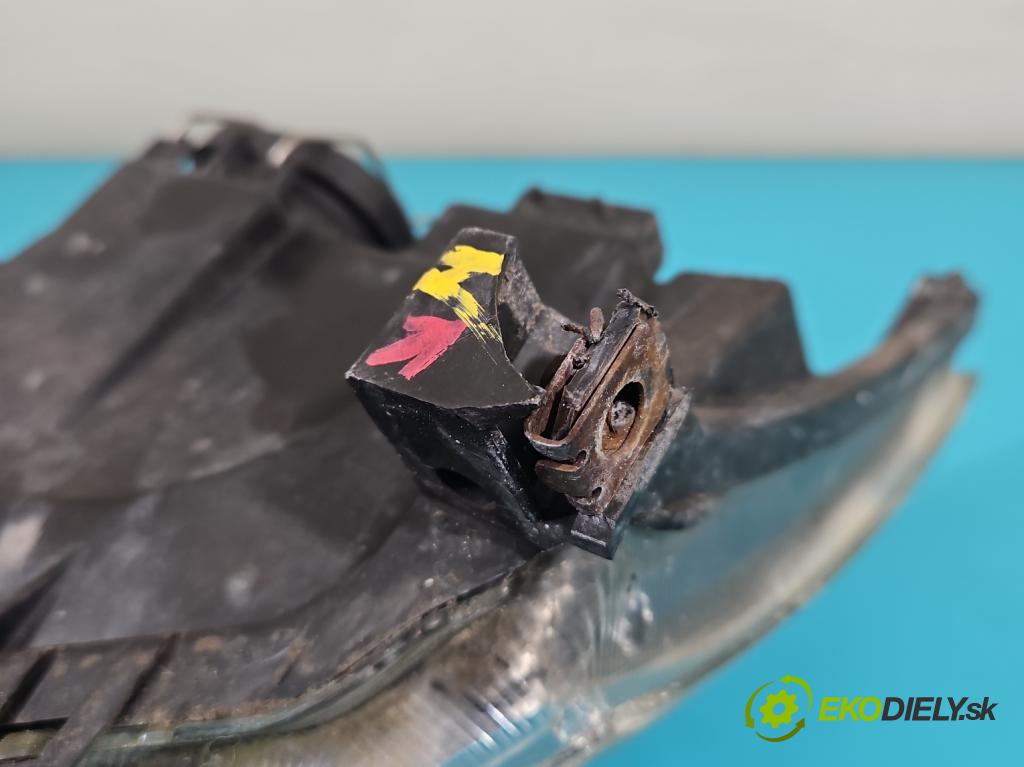 Toyota Corolla E12 2001-2009 1.4 D4D 90 HP manual 66 kW 1364 cm3 5- Reflektor: pravý  (Pravé)