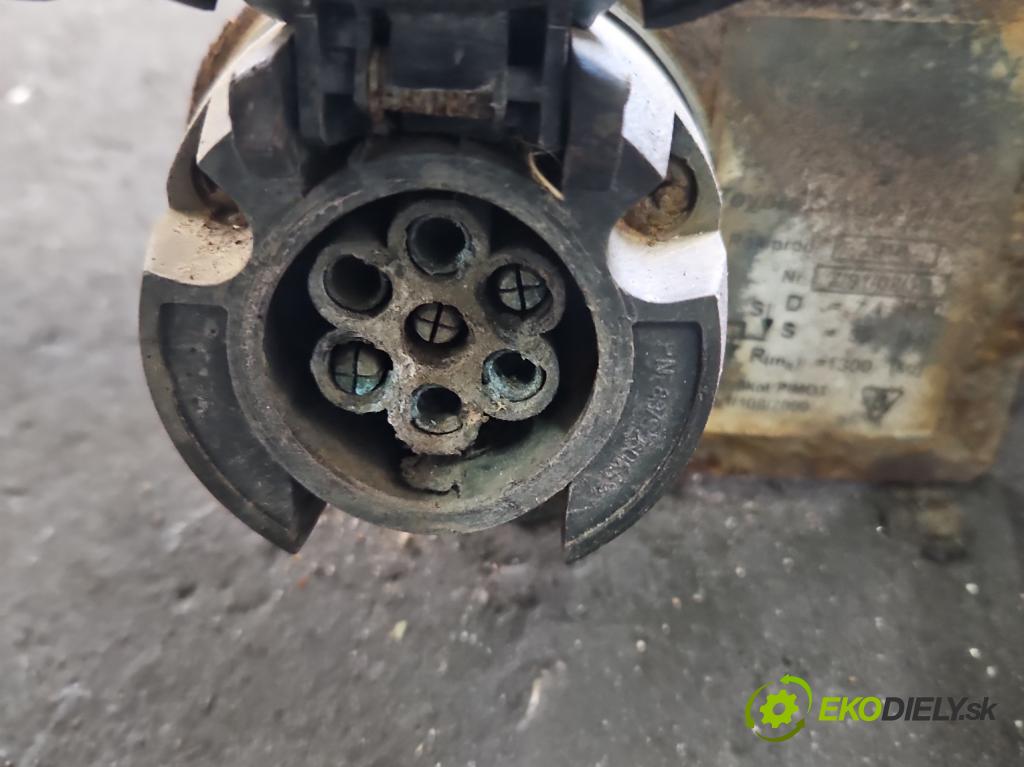 Toyota Corolla E12 2001-2009 1.4 D4D 90 hp manual 66 kW 1364 cm3 5- oko tažné  (Tažná zařízení)