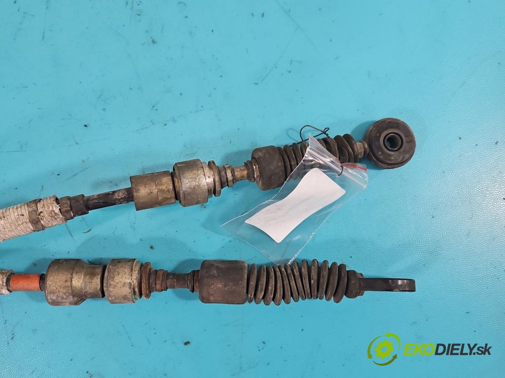 Toyota Corolla E12 2001-2009 1.4 D4D 90 HP manual 66 kW 1364 cm3 5- Páka: Změny: stupeň,rýchlosť  (Rýchlostná páka (kulisa))