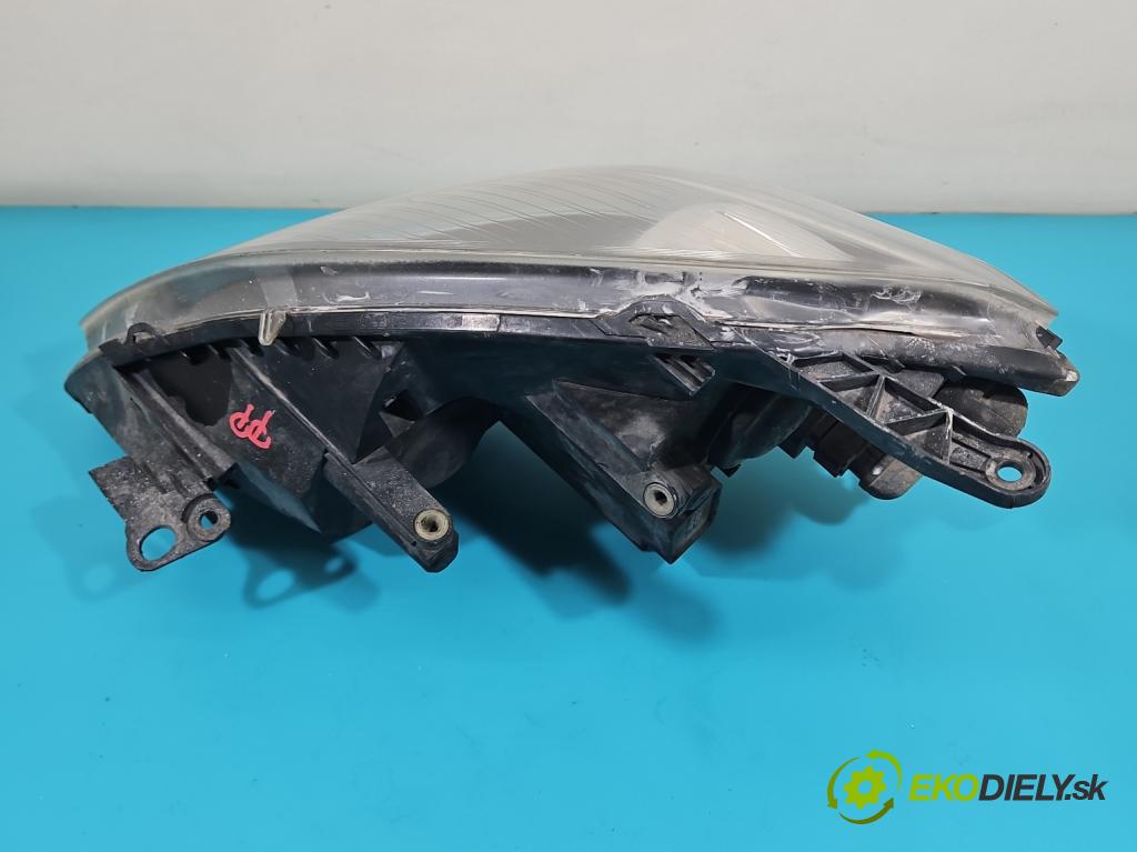 Opel Zafira B 2005-2014 2.2 16V 150 HP manual 110 kW 2198 cm3 5- Reflektor: pravý 0301214202 (Pravé)