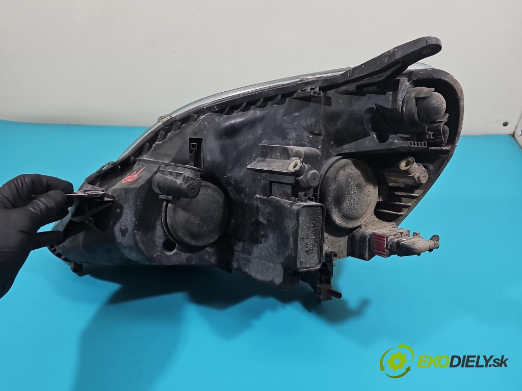 Opel Zafira B 2005-2014 2.2 16V 150 HP manual 110 kW 2198 cm3 5- Reflektor: pravý 0301214202 (Pravé)