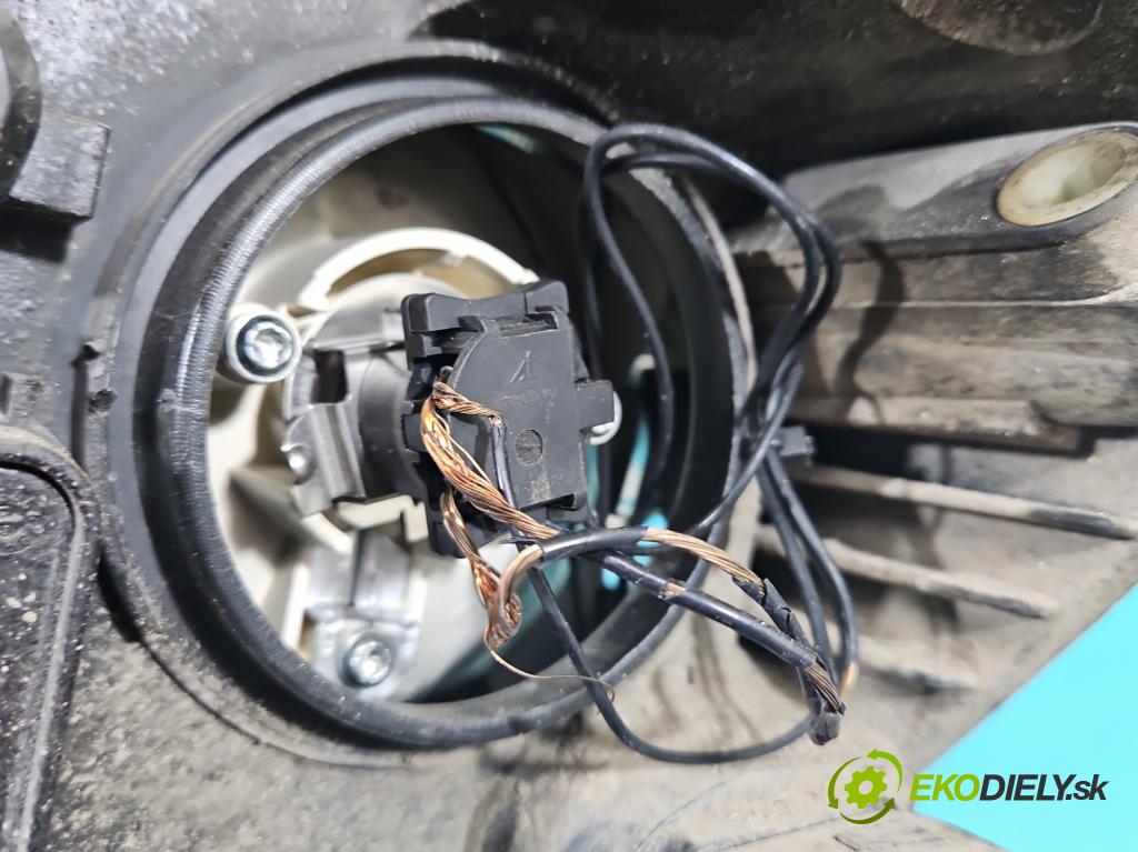 Opel Zafira B 2005-2014 2.2 16V 150 HP manual 110 kW 2198 cm3 5- Reflektor: pravý 0301214202 (Pravé)