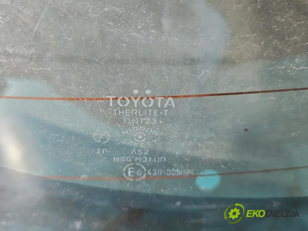 Toyota Corolla E12 2001-2009 1.4 D4D 90 hp manual 66 kW 1364 cm3 5- sklo zadní  (Okna zadní)