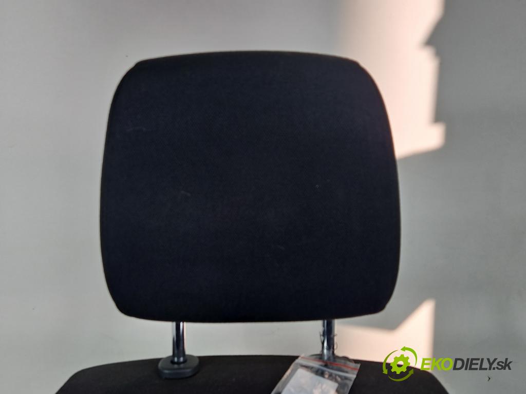 Kia Ceed I 2006-2012 1.4 16v 90 HP manual 66 kW 1396 cm3 5- Sedačka ľavý  (Sedačka, sedadlo)