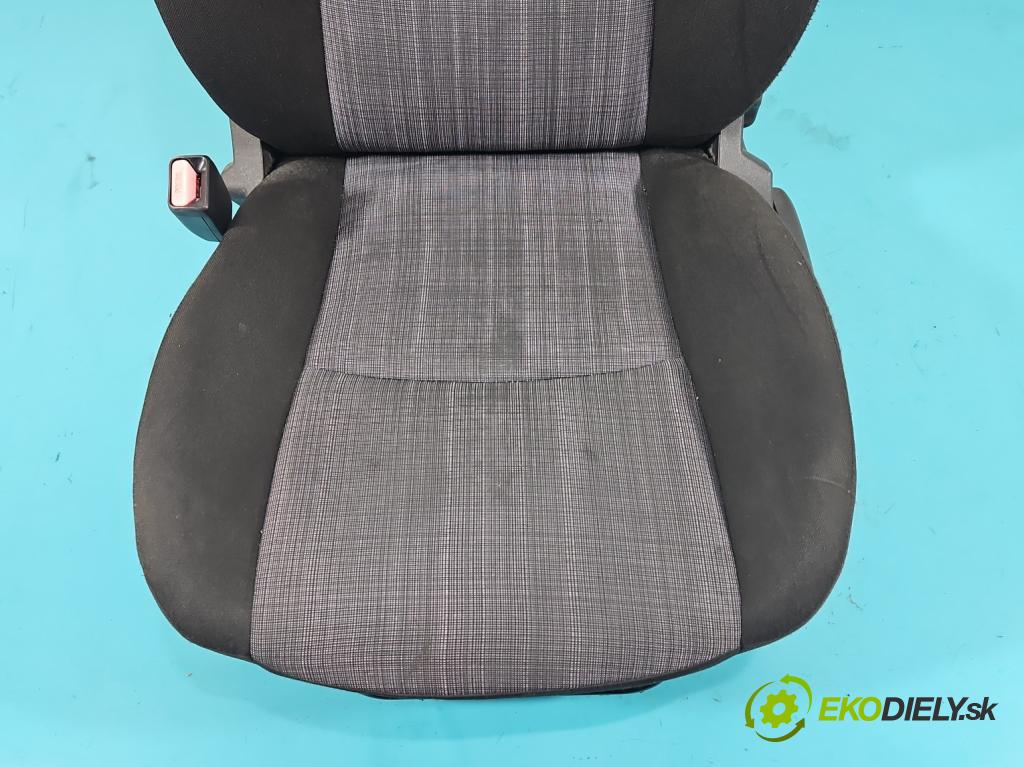 Kia Ceed I 2006-2012 1.4 16v 90 HP manual 66 kW 1396 cm3 5- Sedačka ľavý  (Sedačka, sedadlo)