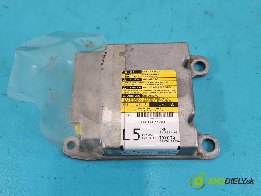 Toyota Corolla E12 2001-2009 1.4 D4D 90 HP manual 66 kW 1364 cm3 5- kokpit,pristrojová doska rozdeľovacia