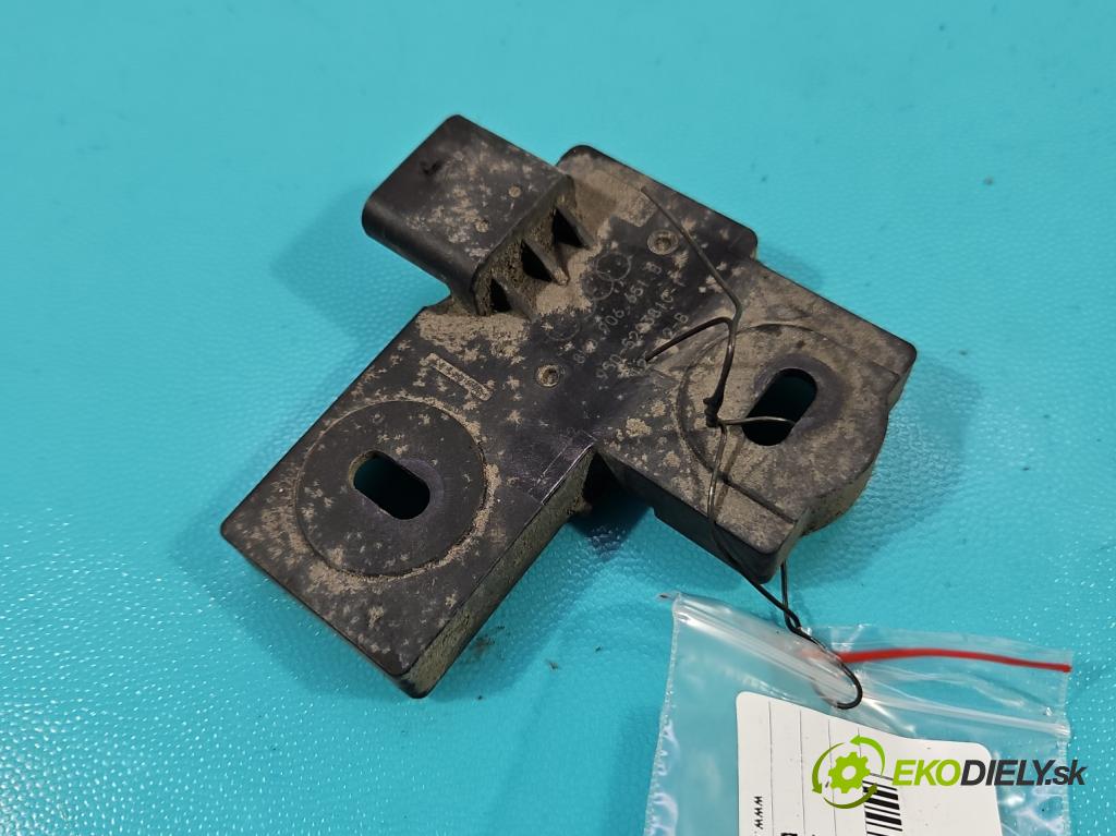 Audi A8 D4 2009-2017 3.0 TFSI automatic 213 kW 2995 cm3 4- snímač úroveň paliva 8K0906651B (Snímač)