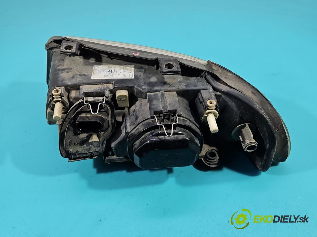 Audi A4 B5 1994-2001 1.6 8V 101 HP manual 74 kW 1595 cm3 4- Reflektor: pravý  (Pravé)