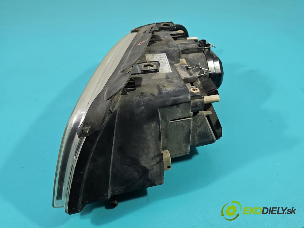 Audi A4 B5 1994-2001 1.6 8V 101 HP manual 74 kW 1595 cm3 4- Reflektor: pravý  (Pravé)