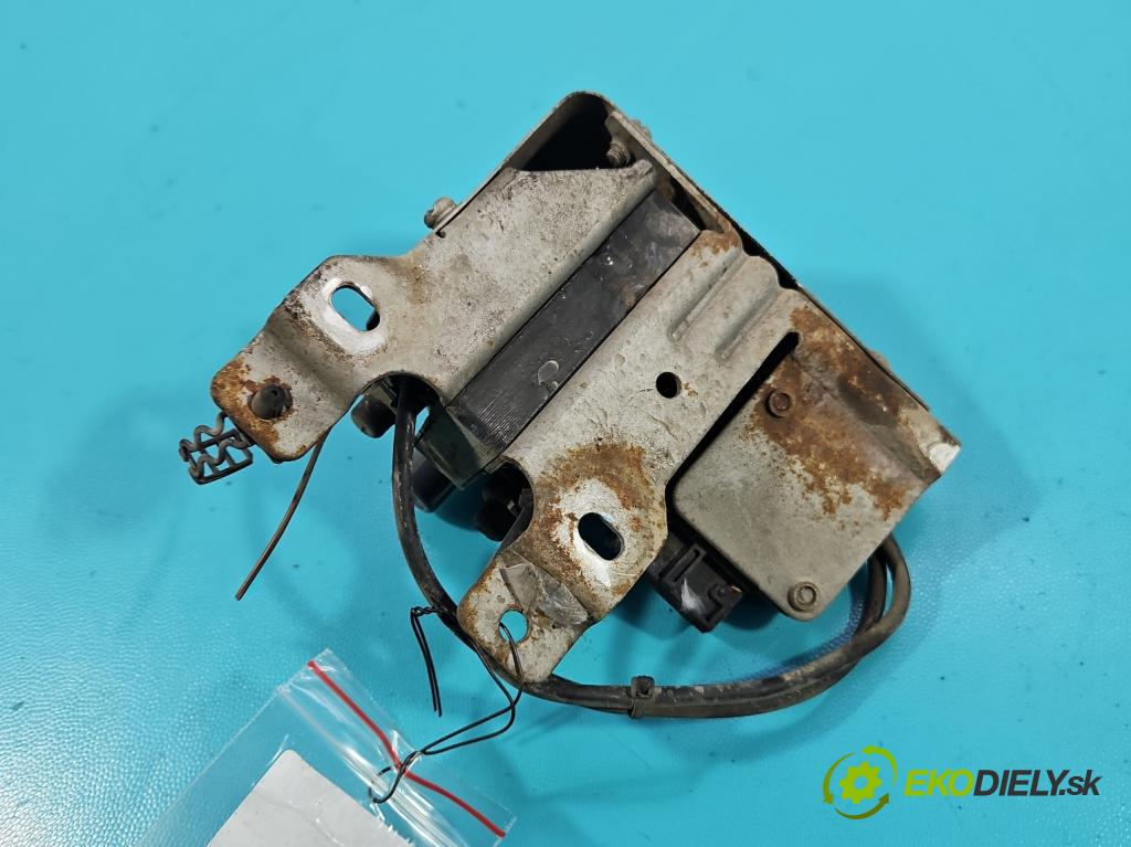 Audi A4 B5 1994-2001 1.6 8V 101 HP manual 74 kW 1595 cm3 4- cievka zapaľovacia  (Zapaľovacie cievky, moduly)