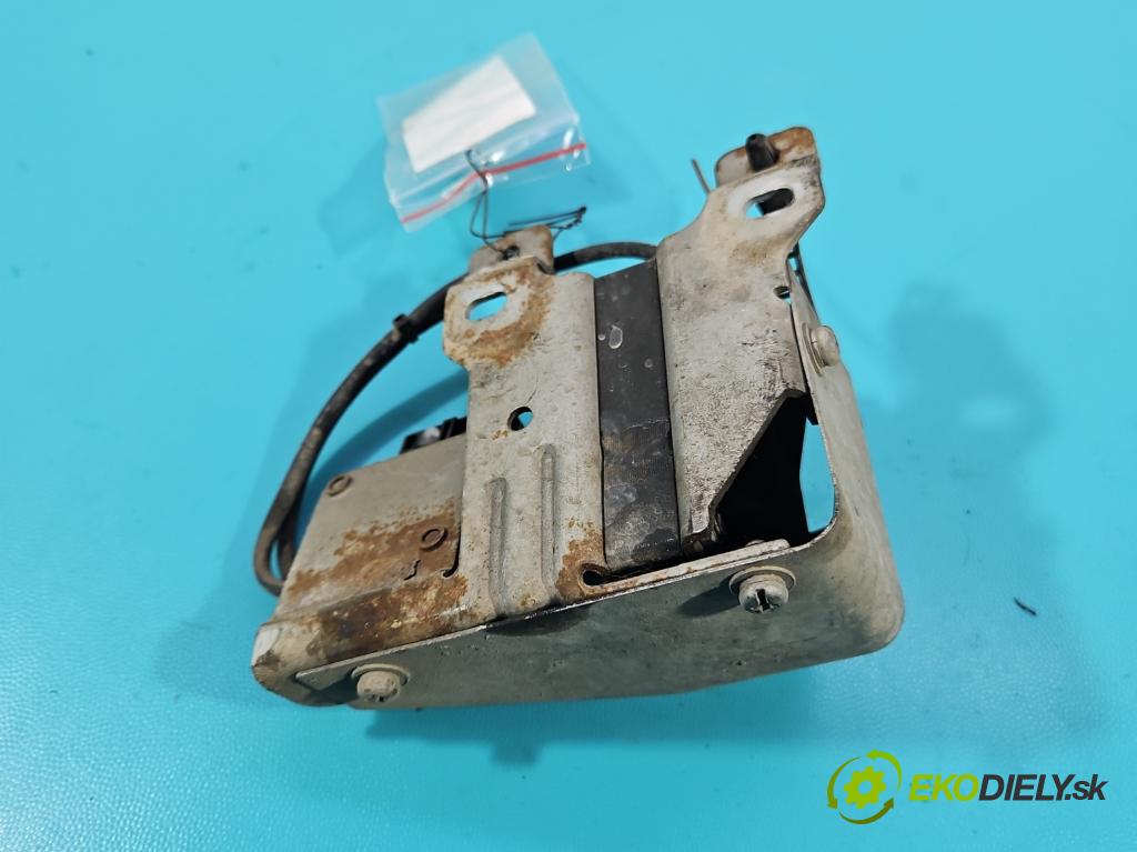 Audi A4 B5 1994-2001 1.6 8V 101 HP manual 74 kW 1595 cm3 4- cievka zapaľovacia  (Zapaľovacie cievky, moduly)