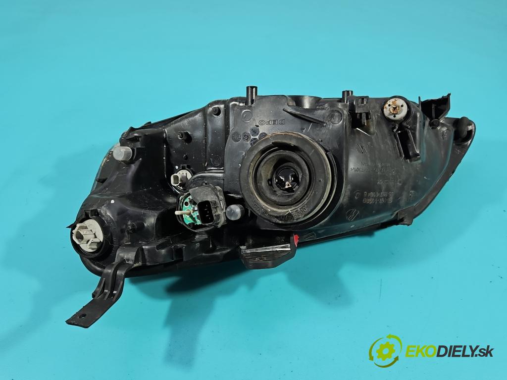 Honda Civic VII 2000-2006 1.6 16V 110 HP manual 81 kW 1590 cm3 4- Reflektor: pravý  (Pravé)