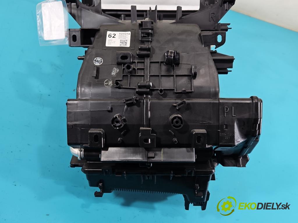 Toyota Yaris III 2011-2020 1.0 VVT-i: 69KM manual 51 kW 998 cm3 3- radiator  (Radiátor kúrenia)