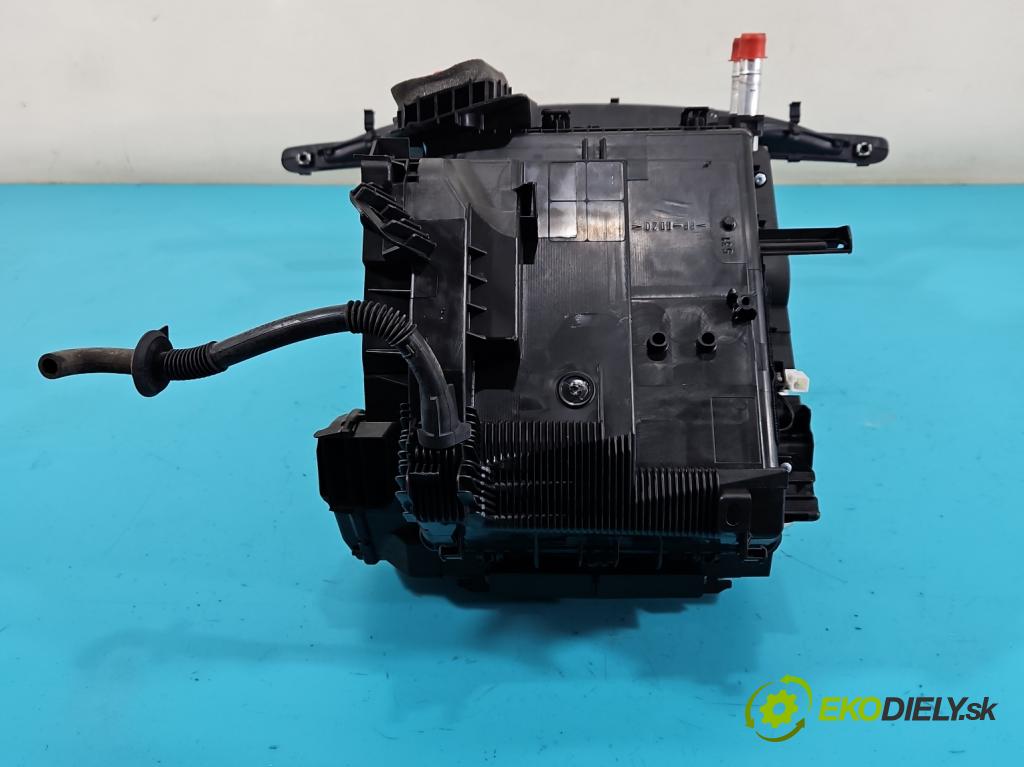 Toyota Yaris III 2011-2020 1.0 VVT-i: 69KM manual 51 kW 998 cm3 3- radiator  (Radiátor kúrenia)