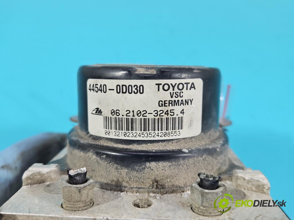 Toyota Yaris III 2011-2020 1.0 VVT-i: 69KM manual 51 kW 998 cm3 3- čerpadlo abs 44540-0D030 (Pumpy ABS)