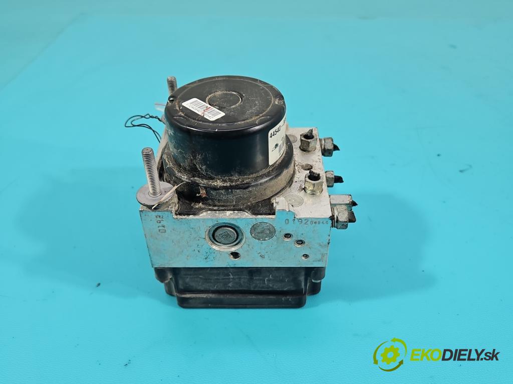 Toyota Yaris III 2011-2020 1.0 VVT-i: 69KM manual 51 kW 998 cm3 3- čerpadlo abs 44540-0D030 (Pumpy ABS)